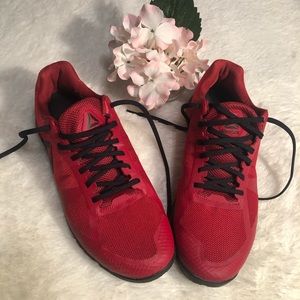 SOLD Reebok 9.5 Running shoes